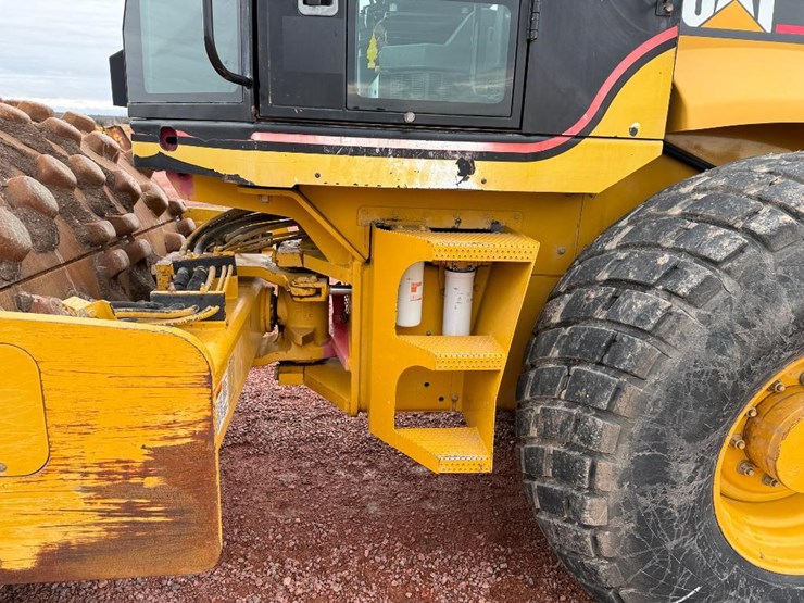 caterpillar-cs-563e-image-15