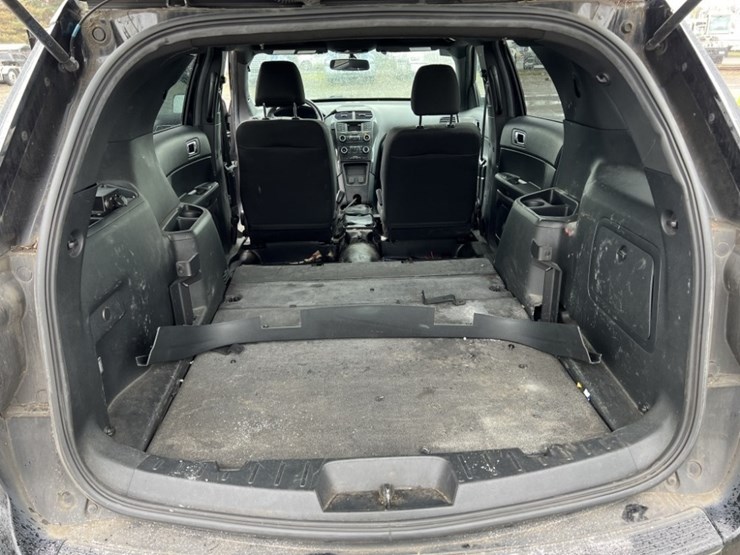 2018-ford-explorer-image-18