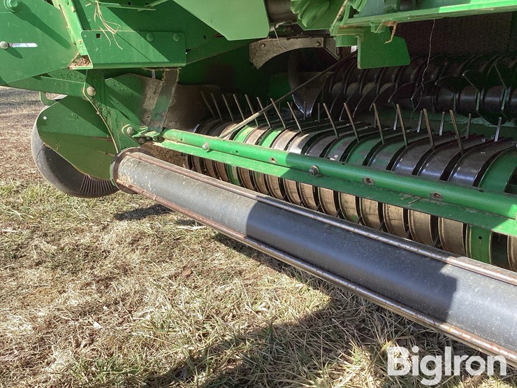 2010-john-deere-568-image-14