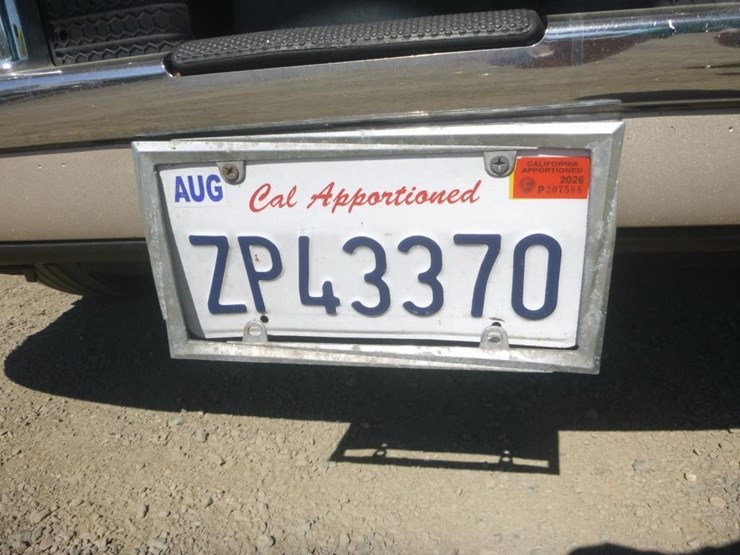 2012-freightliner-cascadia-125-image-32