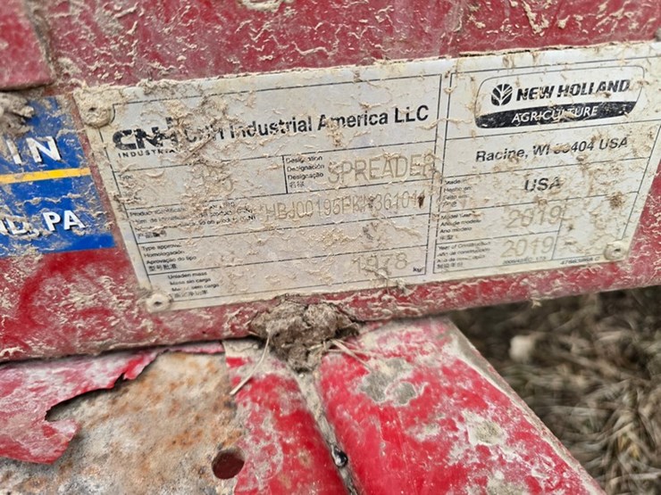 2019-new-holland-195-image-2