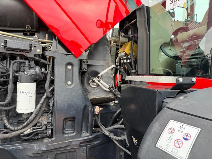 case-ih-magnum-180-image-38