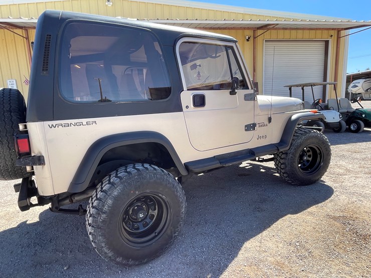 1993-jeep-wrangler-image-35