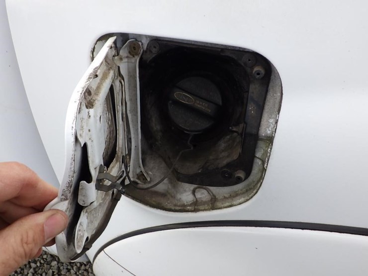 2013-toyota-tacoma-image-18