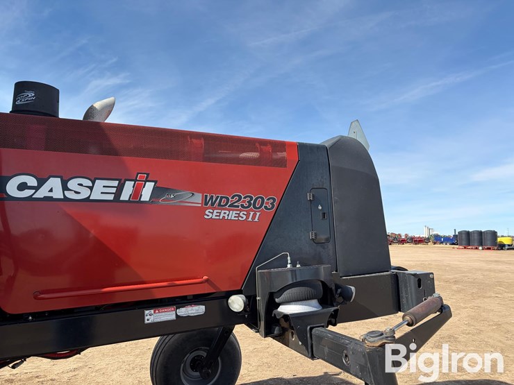 2014-case-ih-wd2303-image-16