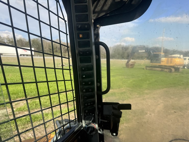 case-tv450b-image-12