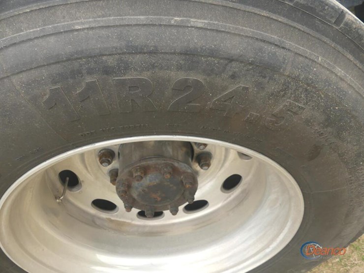 2005-peterbilt-379-image-6