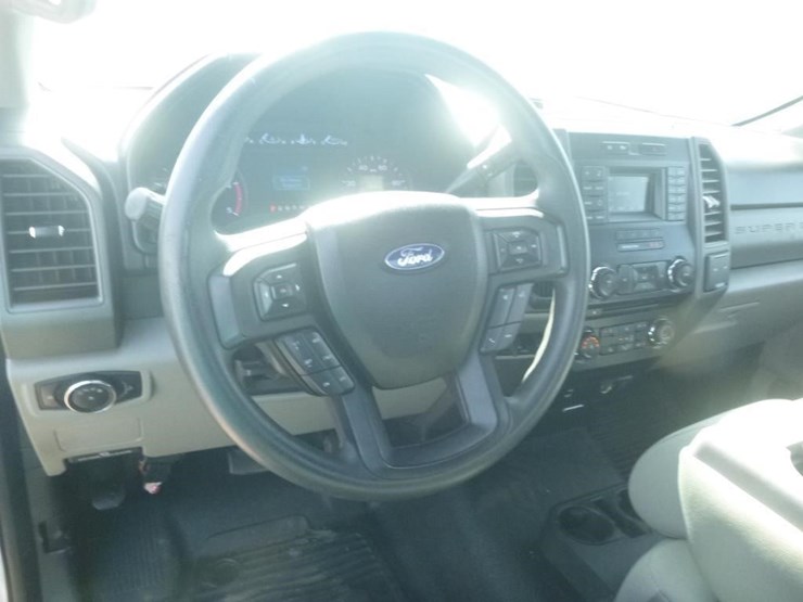 2018-ford-f550-image-13