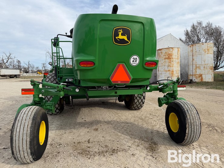 2021-john-deere-w235-image-6