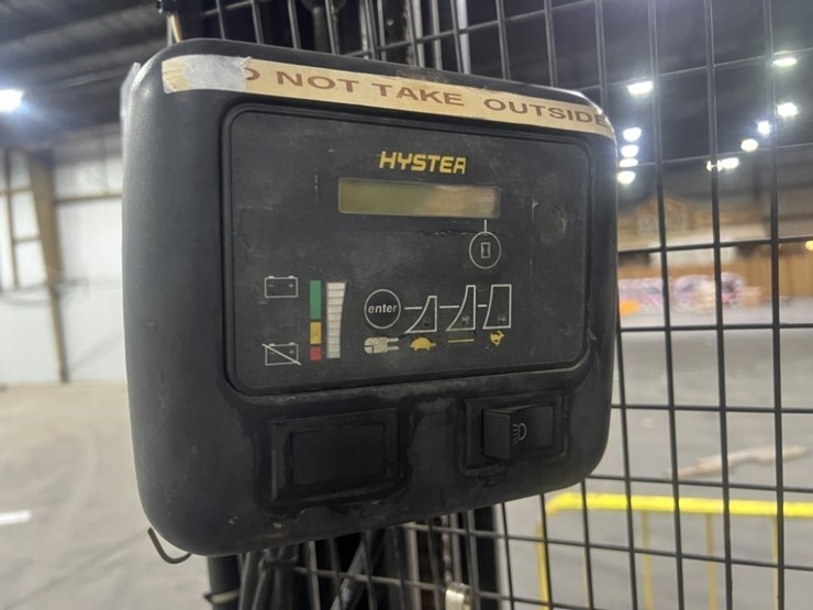 hyster-n30xmdr2-stand-up-forklift-image-12