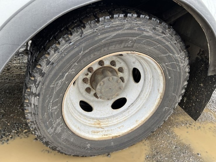 2011-ford-f550-image-17