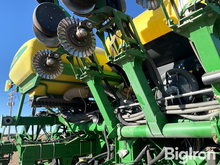 john-deere-1790-image-14