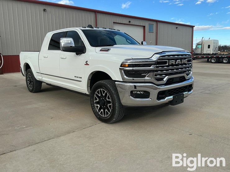 2025-dodge-2500-image-3