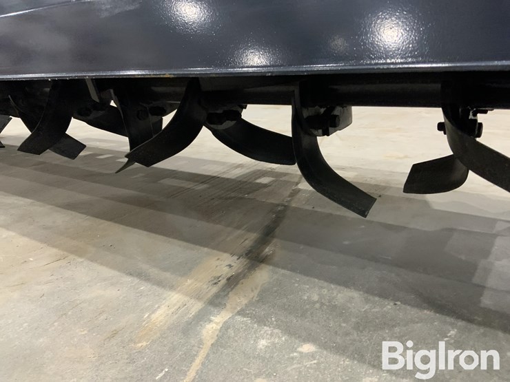 2025-massey-ferguson-730-image-18