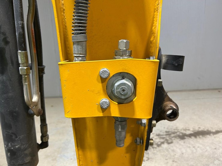 2022-jcb-35z-mini-excavator-image-7