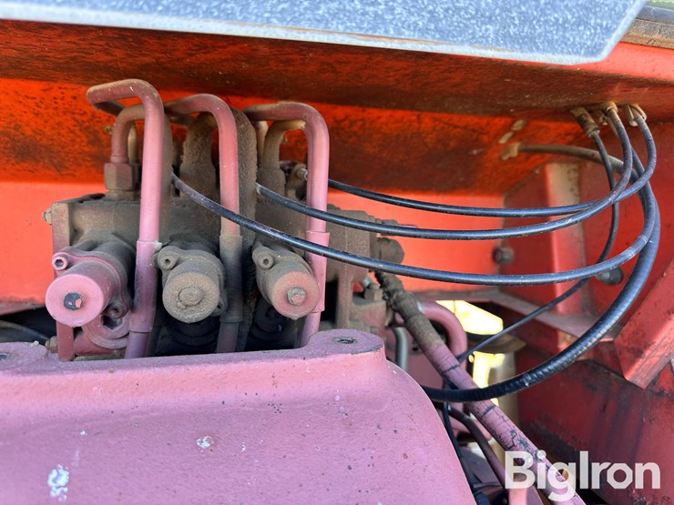 1975-allis-chalmers-7060-image-12