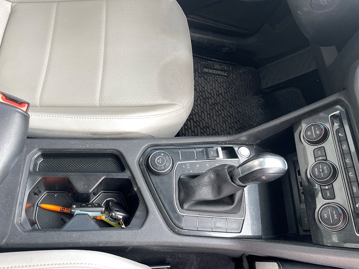 2019-volkswagen-tiguan-se-image-27