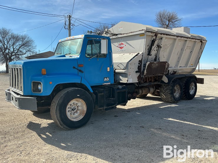 1994-international-2654-t/a-manure-spreader-truck-image-1