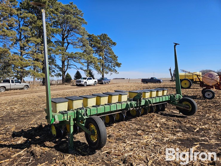 john-deere-7100-image-3