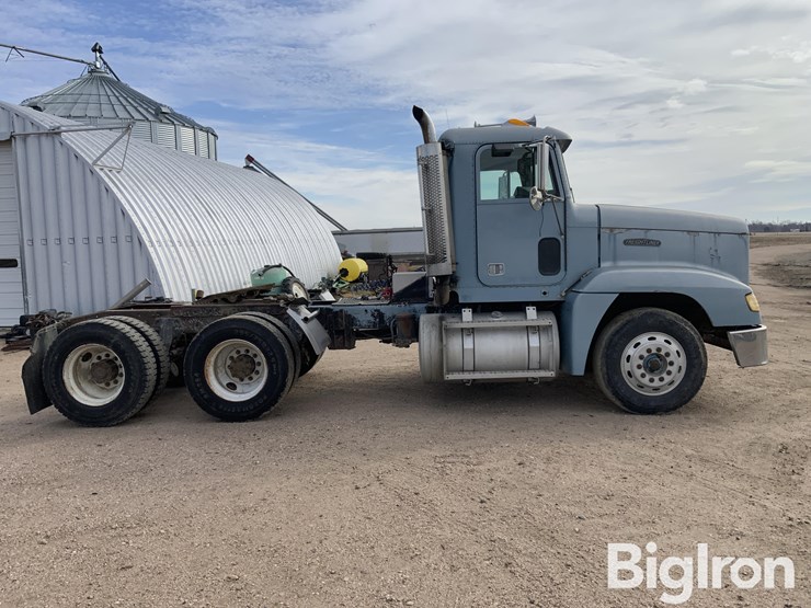 1990-freightliner-fld120-image-4