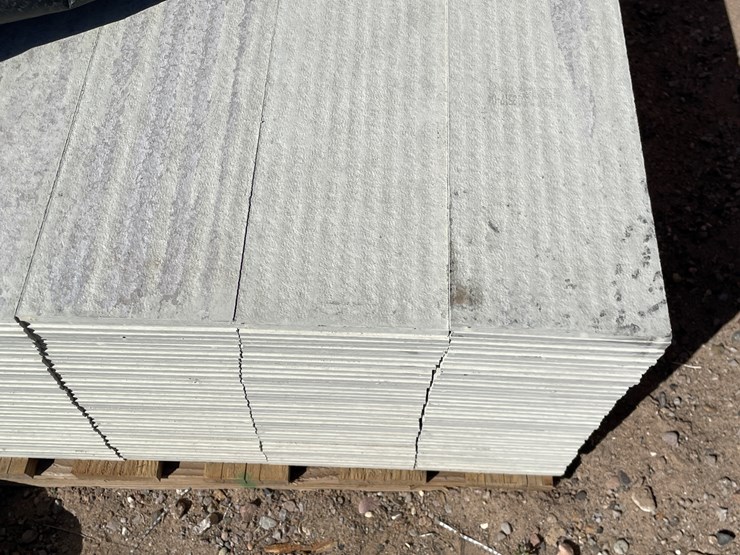 #4346-•-(appx.-308-pieces)-allura-6-¼"-primed-fiber-cement-smooth-lap-siding-image-9