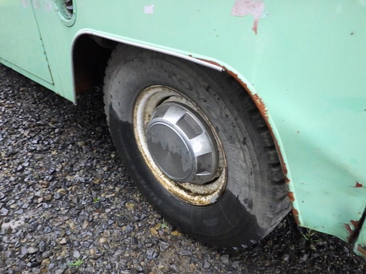 1989-dodge-ram-250-image-15