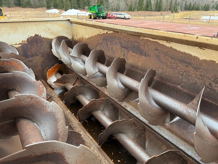 international-7600-image-77