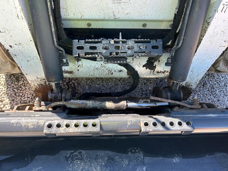 2019-bobcat-s850-image-10