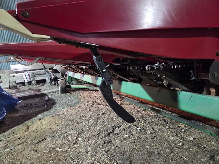 2008-drago-6-row-30"-corn-head-image-22