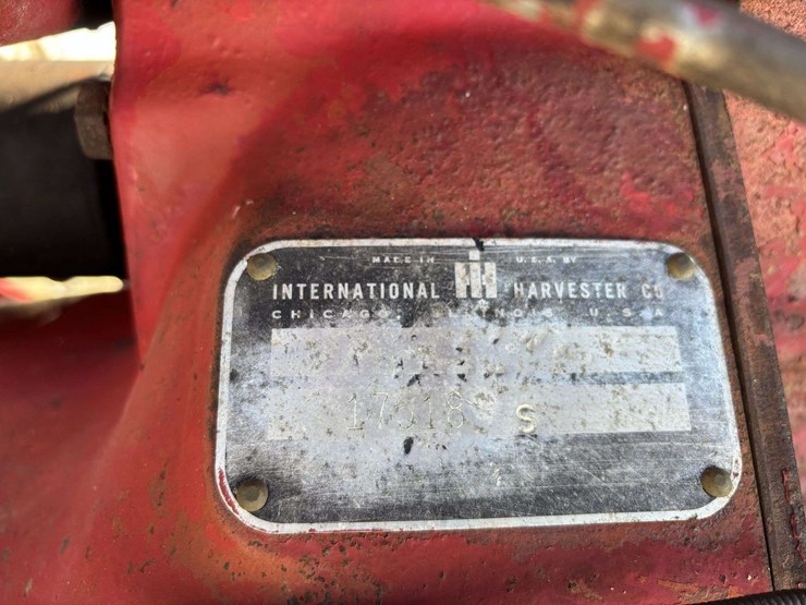 farmall-656-gas-tractor-image-13