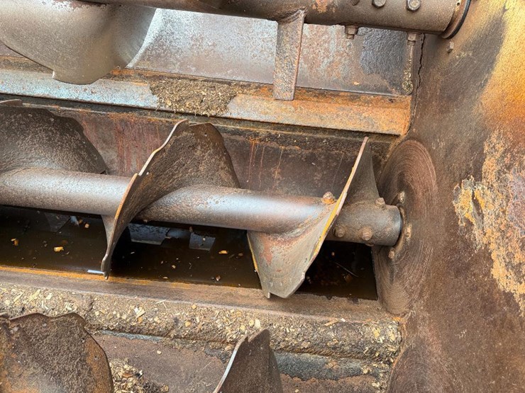 international-7600-image-80