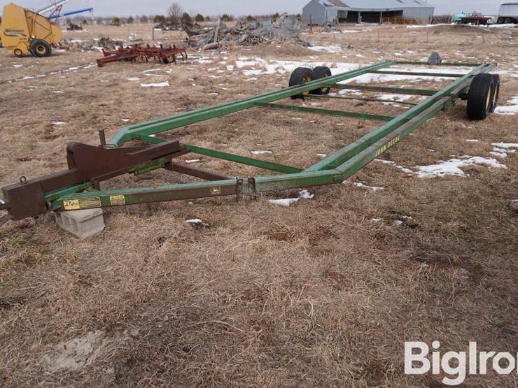 john-deere-32-image-1