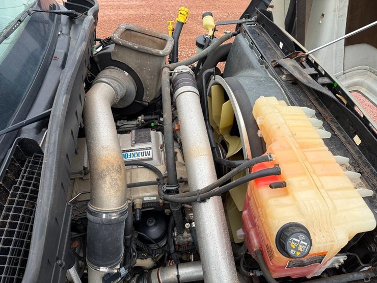 international-7600-image-49