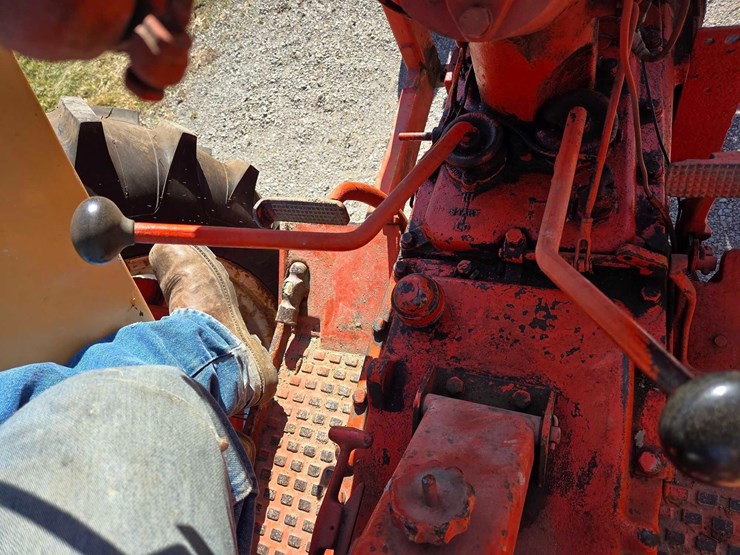 case-730-tractor-image-55