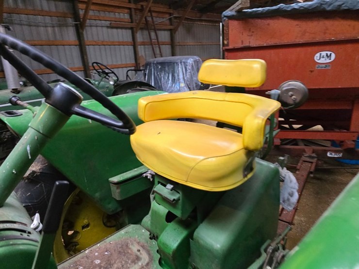 john-deere-4010-image-3