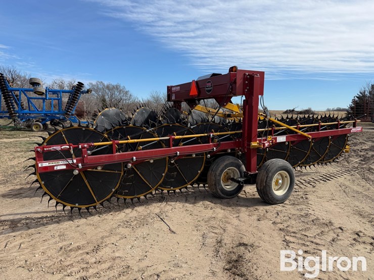 2023-darf-1017lfmwac-17-wheel-hay-rake-image-5