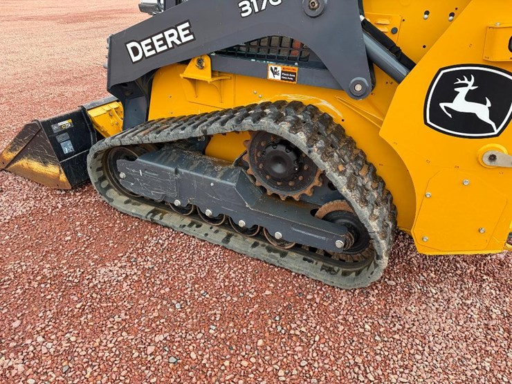 2020-deere-317g-image-8