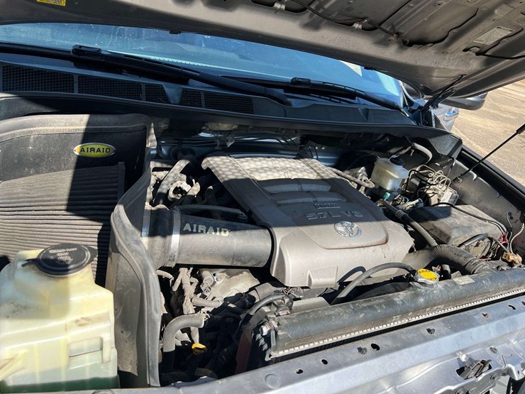 2010-toyota-tundra-image-7