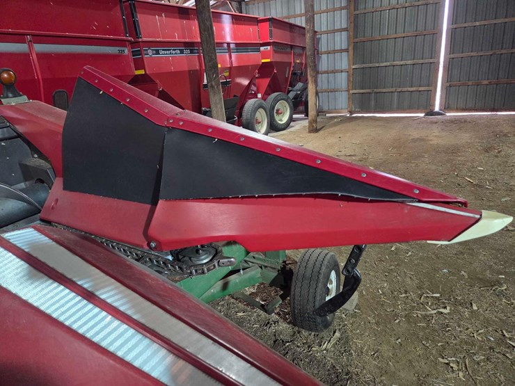 2008-drago-6-row-30"-corn-head-image-17