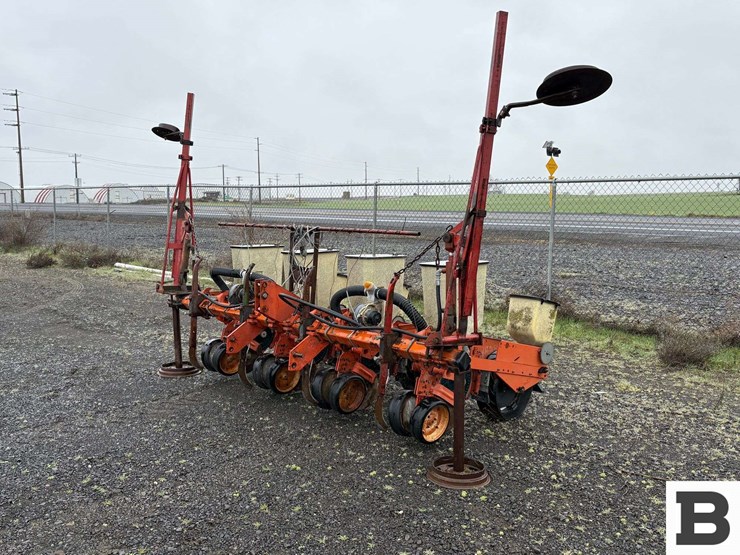 allis-chalmers-corn-planter---pasco,-wa-image-1