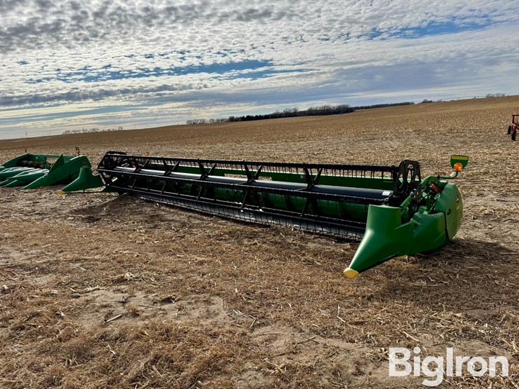 2017-john-deere-630f-image-1