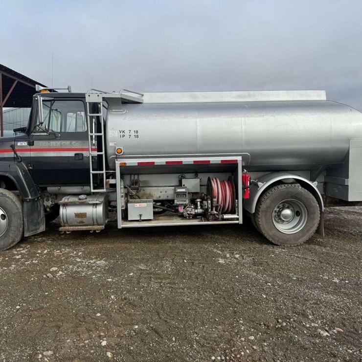 1996 FORD L8000