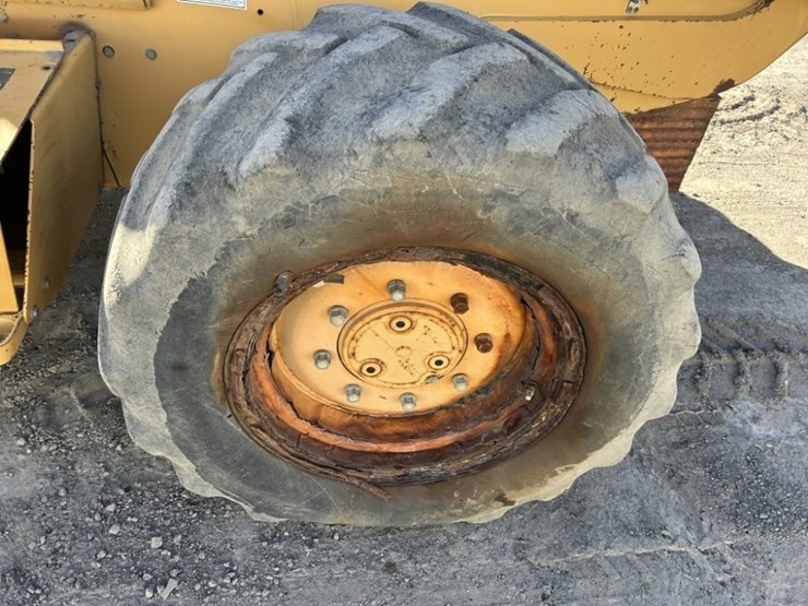 case-860-turbo-image-13