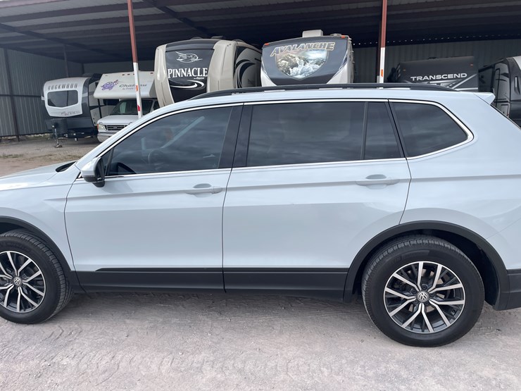 2019-volkswagen-tiguan-se-image-10