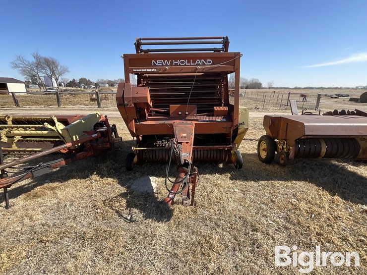 new-holland-852-image-2