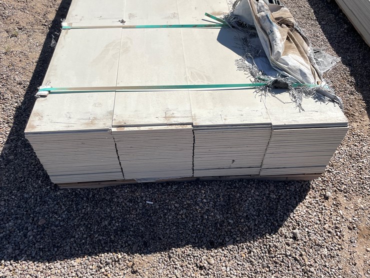 #4339-•-(appx.-160-pieces)-allura-12"-primed-fiber-cement-lap-siding-image-11