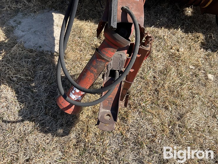 new-holland-852-image-9