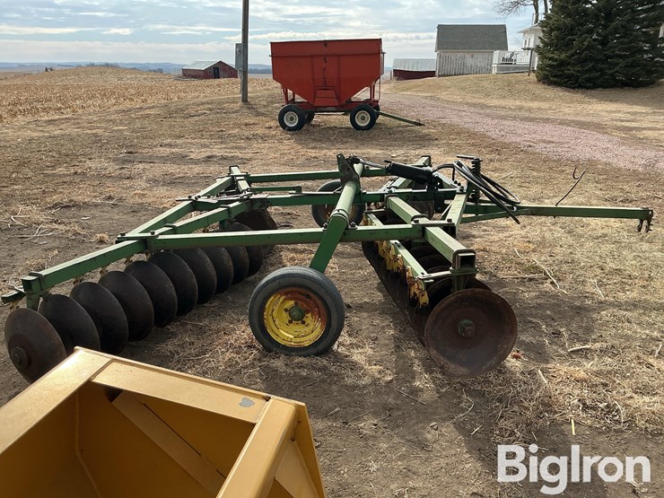 john-deere-bw-image-4