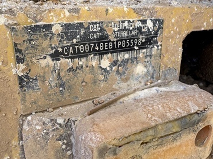 2010-caterpillar-740b-image-18