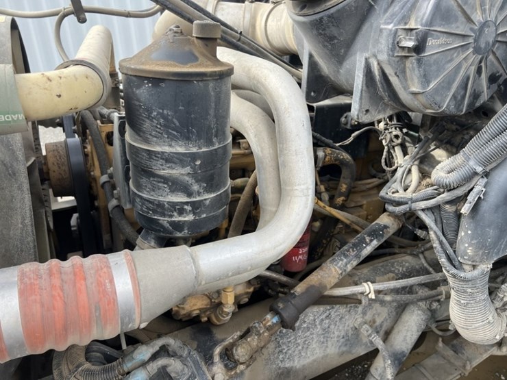 1998-peterbilt-330-image-10